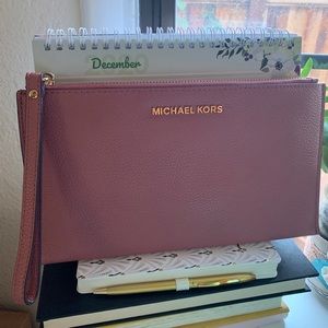 Michael Kors Jet set zip wristlet clutch